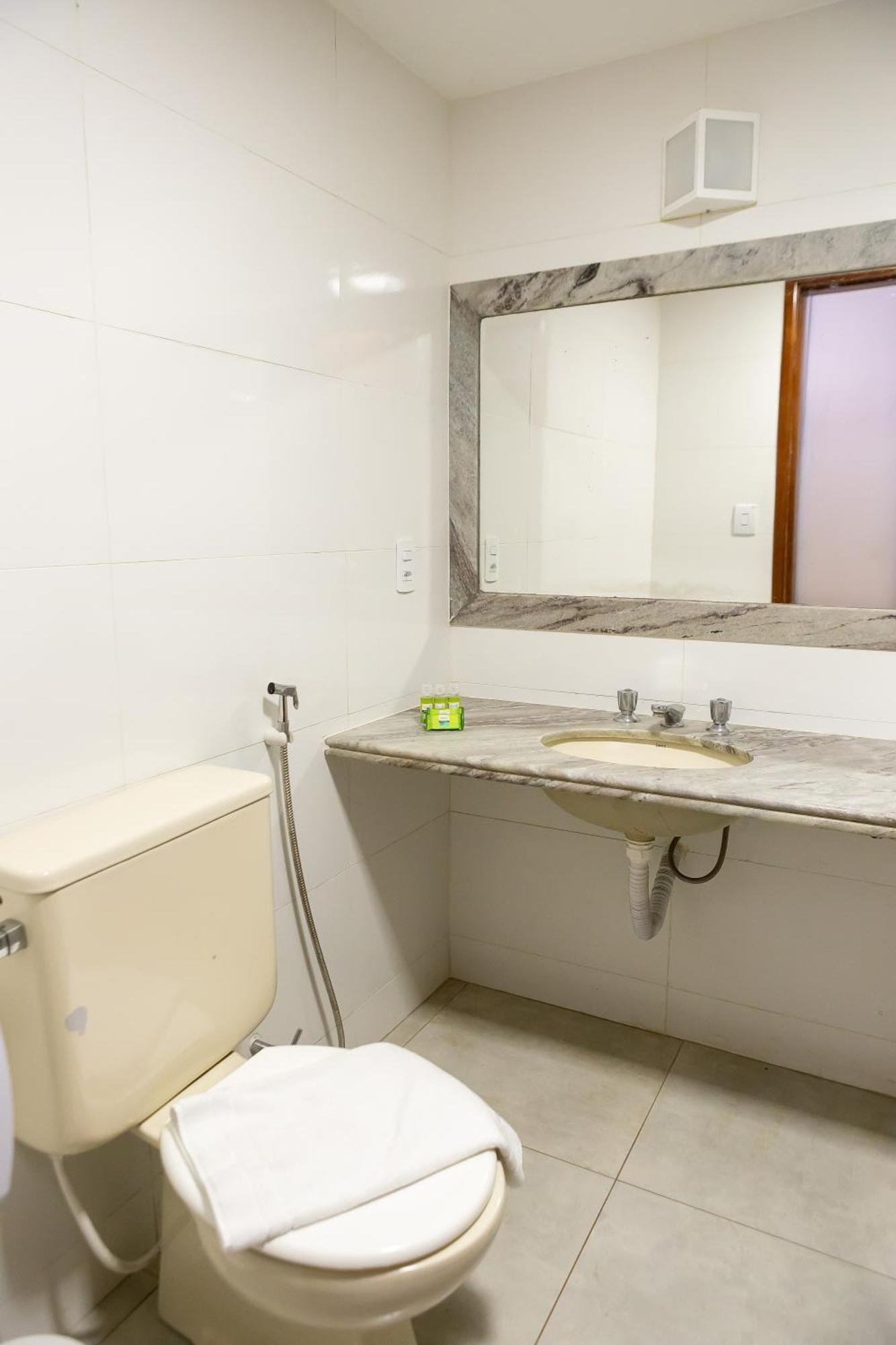 Allegro Hotel Goiânia Exteriör bild